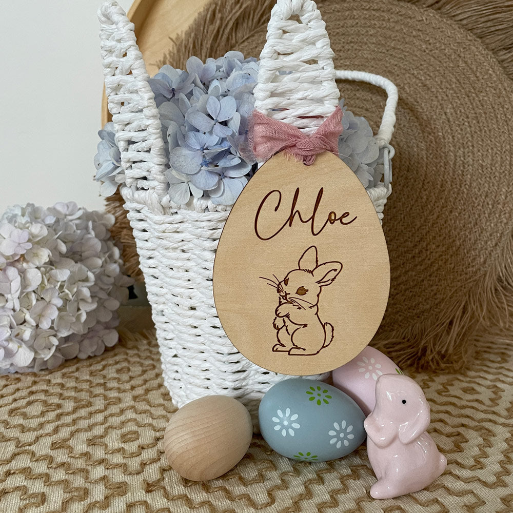 EASTER EGG SHAPED TAG WITH EASTER BUNNY HOPPING